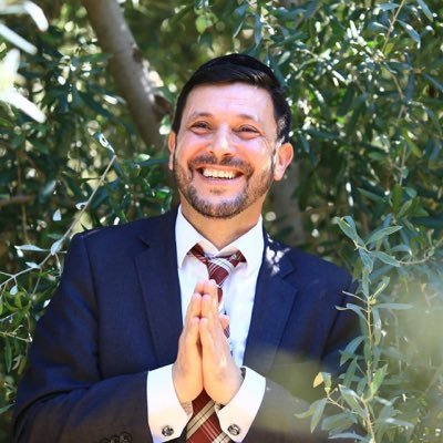 בוגר ישיבת אוהל משה , מנהל פנימיה, ר״מ בישיבת נחלת אשקלון, מנהל לשכת שר הדתות, יו״ר אגודת נר דוד אבי, מפקח כשרות , חובש, טכנאי דם, מדריך עזרה ראשונה, חבר מועצה.