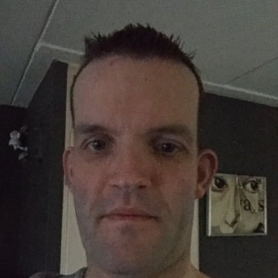 een zorgverlener als 15 jaar.... jaren in vaste dienst gewerkt nu als ZZP er. Met liefde mijn werk doen