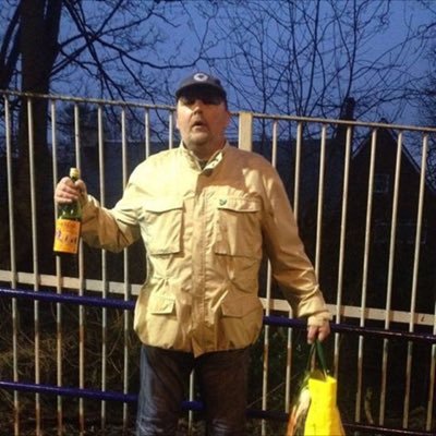 Mick here, Big #IRONS fan. Still think I've got a bit in my locker!! 42, divorced. Dimitri Fucking Payet & my 3 beautiful kids xx #COYI