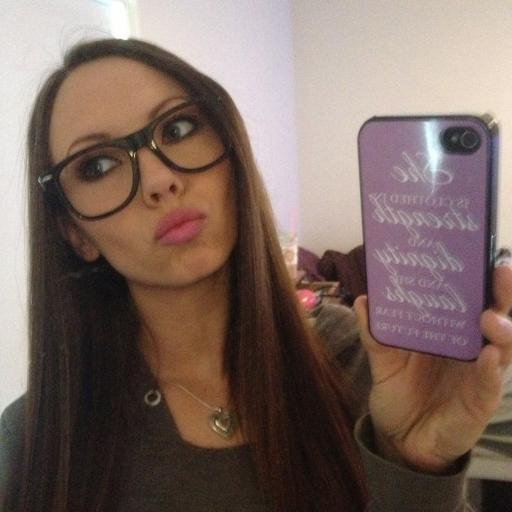 Love_Handtasche's profile picture. Wir ♡ schicke Handtaschen. 
Impresum:https://t.co/0qkEItL2lp