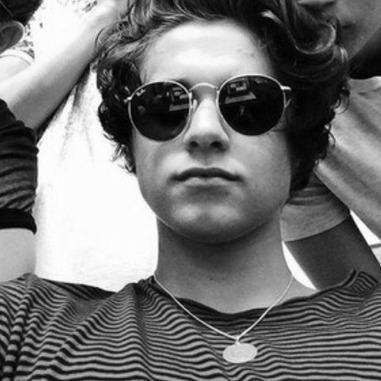 azaelrpgldr's profile picture. 