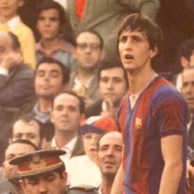 refriiii's profile picture. soci del barça ||*|| . Cruyff, Txiki, Pep i Xavi. #AlguHaPosatLaMàALaCaixa? Vídua de Pep? També. Futbol i llengua.