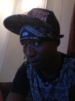 I'm dat nigga u cn screw many tyms n stil say well it's okay, bt don b fooled u stupid,I got bitches on my feet kos éy fuck my dick, poke my chest nd my rib..
