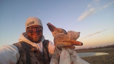 Midwest's elite goose & duck hunting guide service.  Now offering fall hunts in MN & SD. Our hunts make lifelong memories.  Loved by Customers...Feared By Geese