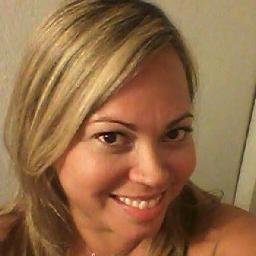 Filha do Rei dos Reis, Senhor dos senhores. Mãe de dois príncipes que o Senhor me deu pra cuidar. Serva e pronta a servir sempre e sempre.