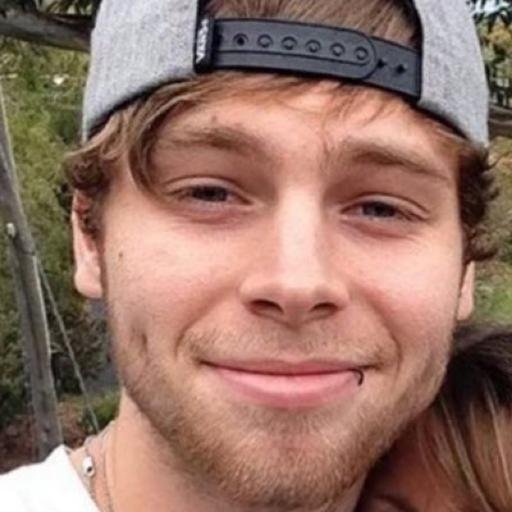jakarta and nasi goreng song by 5sos stuck in my head