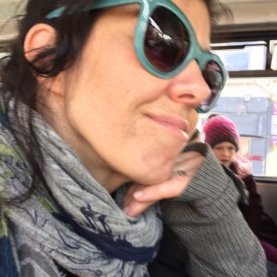 Painter, traveler, art teacher & mother of 2. Current sources of inspiration: ebb and flow of emotions, ever changing inner landscapes, silhouettes...