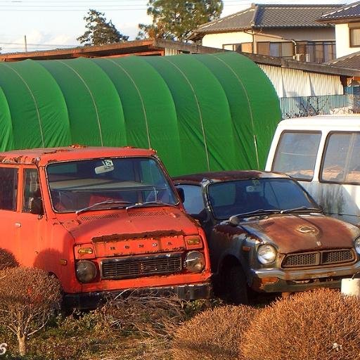 旧車・草ヒロ・珍車・マイナー車・バン・トラが好きです。