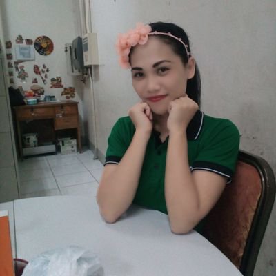 carynblaire22's profile picture. A Person is really special if he/she could bring out the sweetness in you no matter how unexpressive you are ...!!!