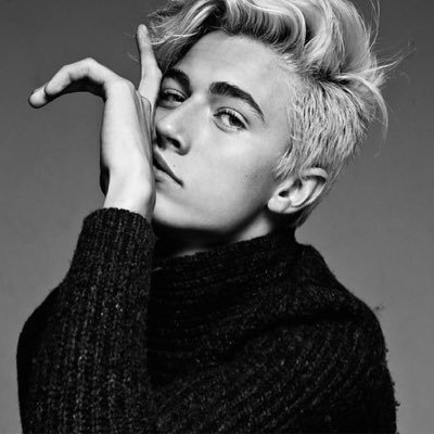 luckrpgshutter's profile picture. 