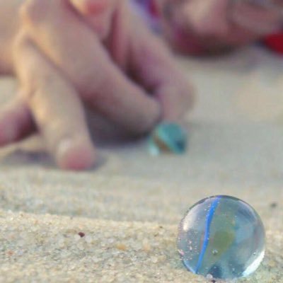 eewloeee's profile picture. الحياة مثل النهر لا تستطيع أن تلمس نفس الماء مرتين، لأن المياه المتدفقة التي تفوت لن تعود مجدداً أبداً، لذا استمتع بكل لحظة في الحياة! القصيم