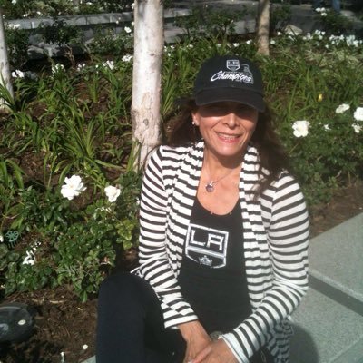 estherarechiga's profile picture. 