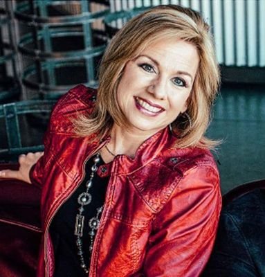 Saved by Jesus. Wife. Mama of four. Tackett singer. Beyond Blessed!