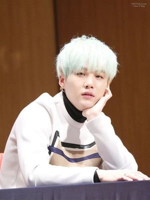 2015.12.12- 민피디님을 향해 끝없이 달리고 있다.
SUGA a.k.a Agust D➡1st Mixtape《Agust D》