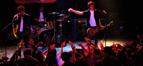 DaysofGlory_DOG's profile picture. ADRIÀ VIVES: guitarra/veu
JOANKA CARBÍ: bateria
CESAR TORRAS: guitarra/veu

Rock / Punk-Pop