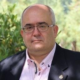 Profesor de Tecnología en IES Fernando III el Santo. -
Entrenador robótica equipos PriegoBot F3