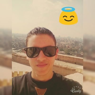 طالب ثانوي عام والعيشة مرة 
مهتم جدا بأخبار الجيش المصري 
واعرف معظم اسلحة بر بحر جو للجيش
وان شاء الله ادخل كلية حربية فداءً لمصر