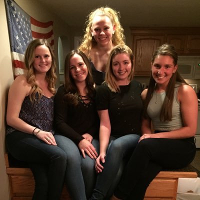 juliaa_mcneill's profile picture. 