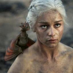 Khaleesi, mère des dragons.
Bisexuelle, Clan de l'Ombre