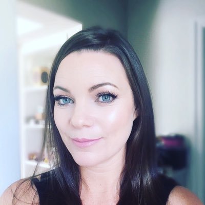 emmasbeautychat's profile picture. Just a girl who loves make up... Follow me on Instagram! @_herbeautyblog_.