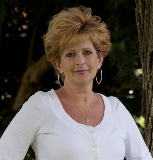 fransabad's profile picture. Papercrafter