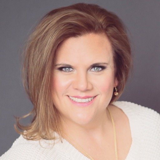 ChelsieDesigns's profile picture. Owner of Hall or Nothing Designs