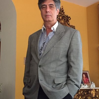 Ingeniero Mecanico, Petrolero, Profesor Universitario, Catolico, Democrata