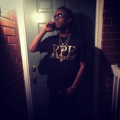 Run'n Playz Empire Artist Augusta Ga born and raised #SponsoredByTheStreetz https://t.co/COsjBIG5ss