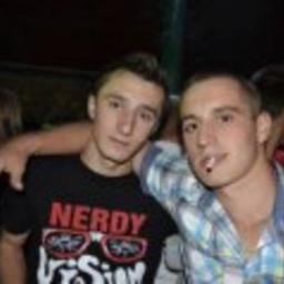 MartonAnarkia's profile picture. Sin locura, no existe la felicidad.