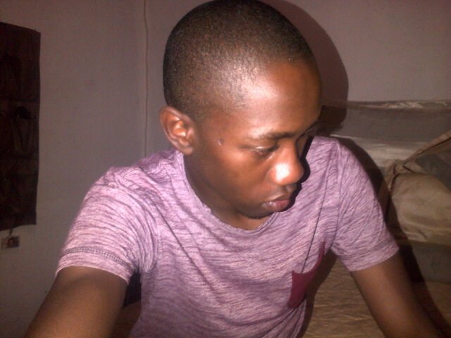 I am beE ,some call me king beE , if u like me I love you