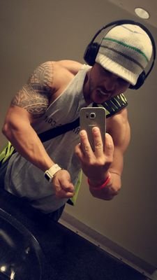 reeeeohssss's profile picture. 