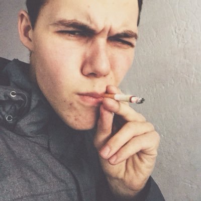 denisvasechkin1's profile picture. кручу фруктовый, на крышке гроба.