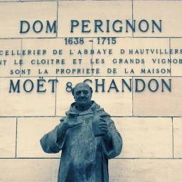Dom Pérignon (@phyzalia)