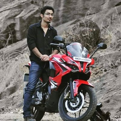 Vihaaaansharma's profile picture. Rider, Traveller, Mechanical Engineer.