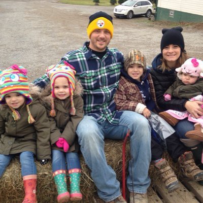 Andersoncrew6's profile picture. 4 cool kids + 2 rad parents = party central!