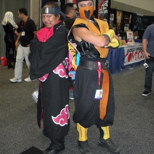 like to comic con,into anime
fav series smallville,naruto
amy lee,lady ga ga,katy perry