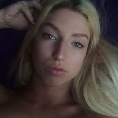 queeenbunnny's profile picture. | ig: pxmalone