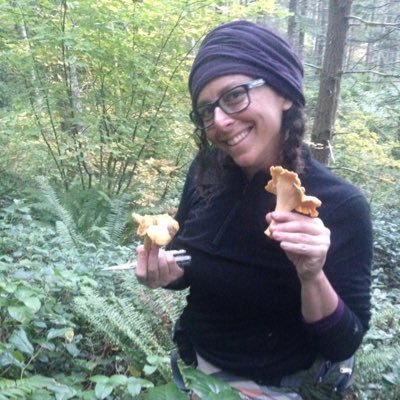 hardtahandler's profile picture. Violet Crown Herbals, ATMAT, BEMER, Clinical Herbalist, Beekeeper, Bonafide Bone Broth, Medicinal Landscaper