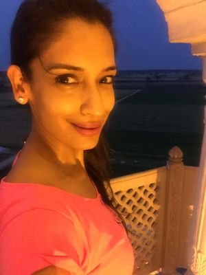 KrishnaSomani26's profile picture. 