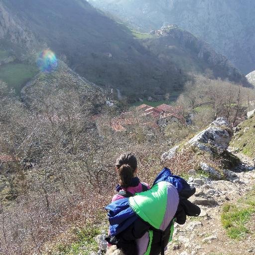 Profesora, nadadora, viajera, aventurera... y soñadora en mis ratos libres.