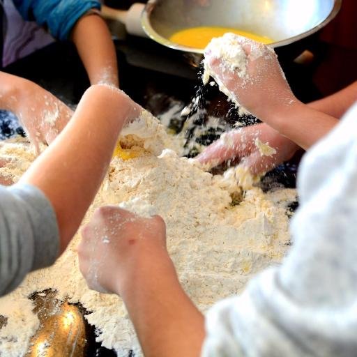 Queremos promover la cultura entre los niños, el arte, el deporte, la música..entregando a los padres pequeños datos de su interés.