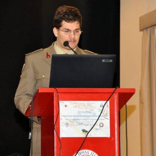 Fra_Rosy's profile picture. Medico-chirurgo qualificato nella Medicina delle Catastrofi, dottorando di ricerca in Sanità Pubblica, in trincea tra Pronto Soccorso e sostituzioni MMG