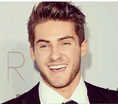 raekenrpg's profile picture. I fell in a hole