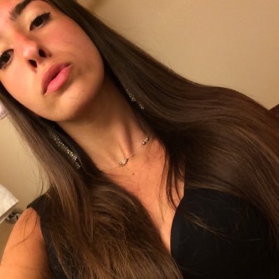 È poca la gente con cui possa trovarmi in una stanza per più di cinque minuti senza sentirmi stomacato