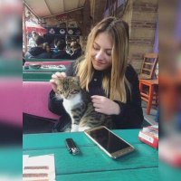 Ayşe (@ayseozgur98) 's Twitter Profile