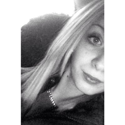 20 ans | Snapchat : anaisdpchl | Instagram : ananas_dpchl