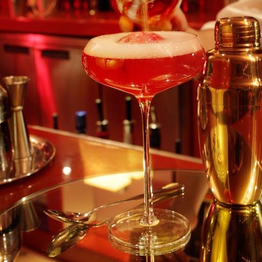 Let yourself be guided by expert knowledge in a warm journey through flavours and luxury at Red Bar @Grosvenor_House @JWMarriott.