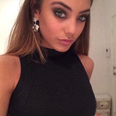 oliviarpgwhl's profile picture. we surrounded by the fucking wolves