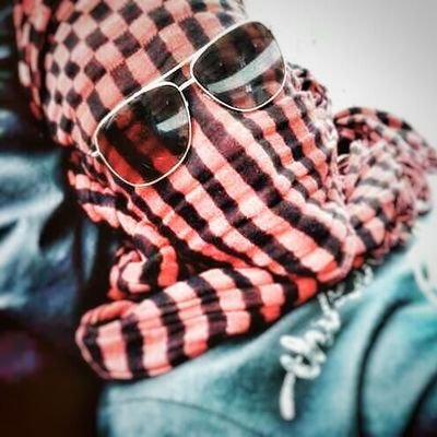 deesaz's profile picture. 