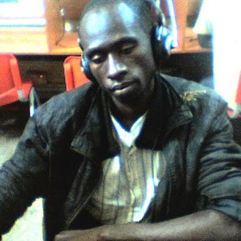 i love friends all I'M baldwin mark williams you canfine me on baldwinmarkwilliams@gmail.com and my mobile fone +256792285361and +256713285361 an +